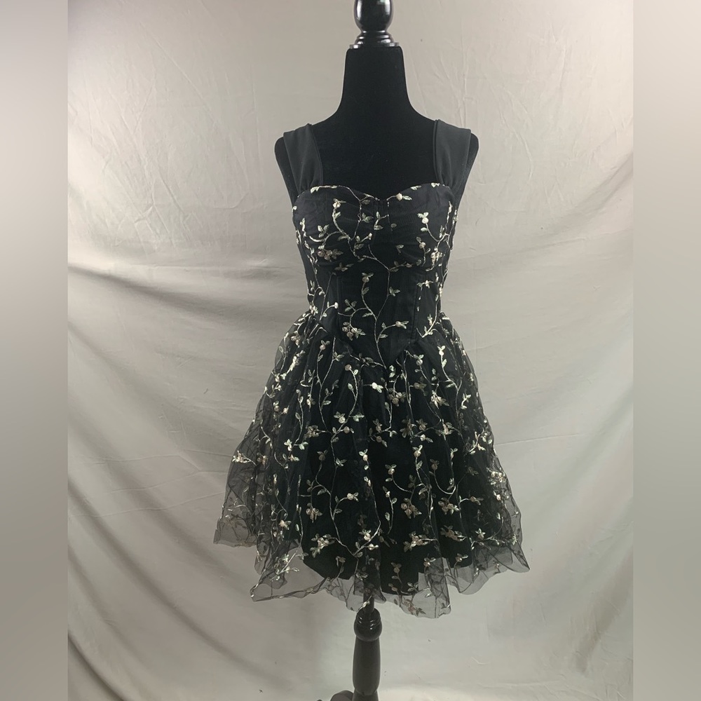 Floral Embroidery Mesh Overlay Cami Dress - Picture 7 of 10